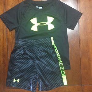 Under Armor size 4
